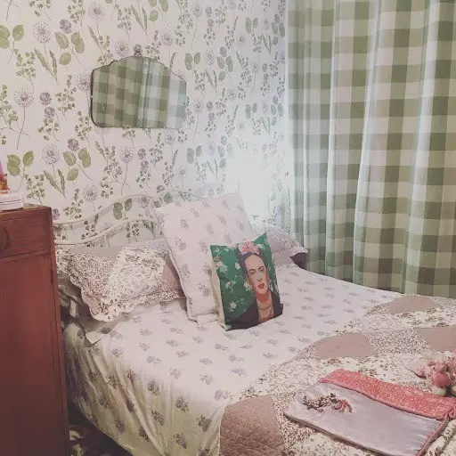 女の子のための現代の寝室のデザイン：配置のニュアンスと50の例 10014_104
