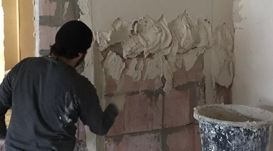 What plaster is better, gypsum or cement: compare and choose 10019_9