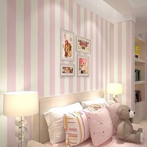 How to unusually use wallpaper in the nursery: 9 original ideas 10024_14