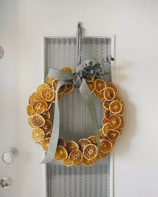 Hoe kinne jo droege sinaasappels brûke foar Winter Decor 10026_22