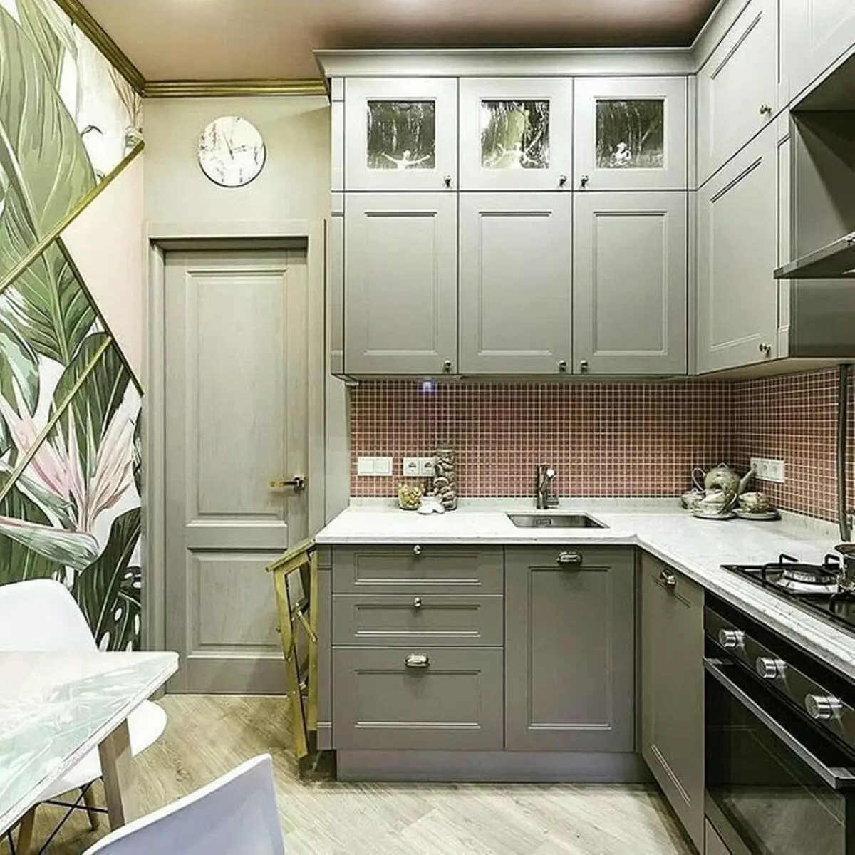 Küchenlayout 6 Meter mit Kühlschrank: Foto zu erfolgreichen Beispielen und Registrierungs-Tipps 10036_12