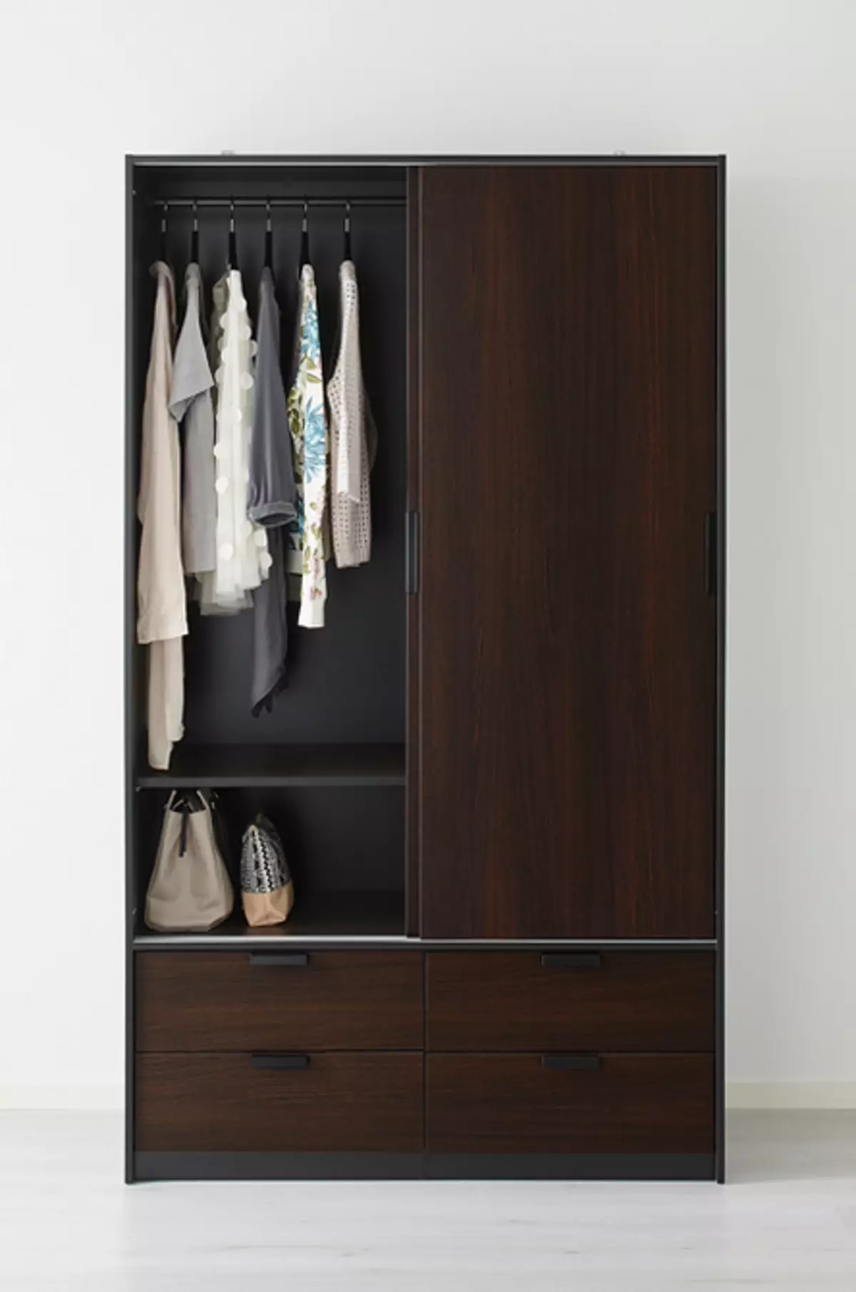 Модерни гардероби во спалната соба: Фото и инструкции, како да ги лоцираат 10044_46