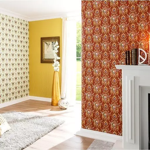 Die Ideen der Kombination von Wallpaper im Wohnzimmer: Nützliche Tipps und 40 Fotos von Interieur 10061_13
