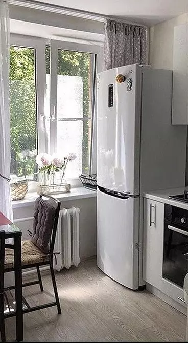 Kitchen design with refrigerator in Khrushchev: 45 examples that can be repeated 10089_10
