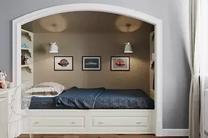 السرير في مكانة: 8 التصميمات الداخلية الحديثة الأنيقة 10101_1