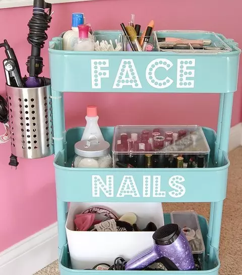 Cosmetic rack can be