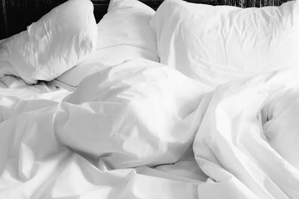 8 pogrešaka u tekstilnoj skrbi u spavaćoj sobi (oni pokvare kožu, zrak i vaše blagostanje) 10132_5