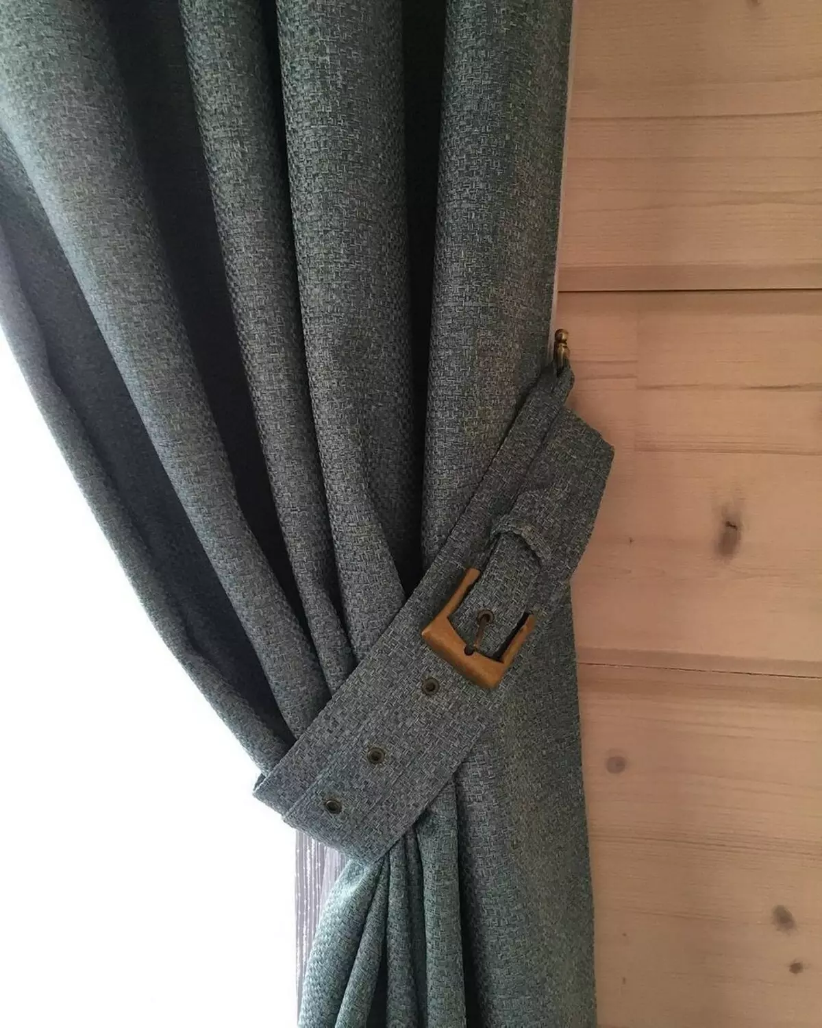 Belt pickup.