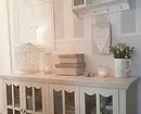 Cara menggabungkan wallpaper di dapur: opsi desain dan 50 contoh dengan foto 10276_29
