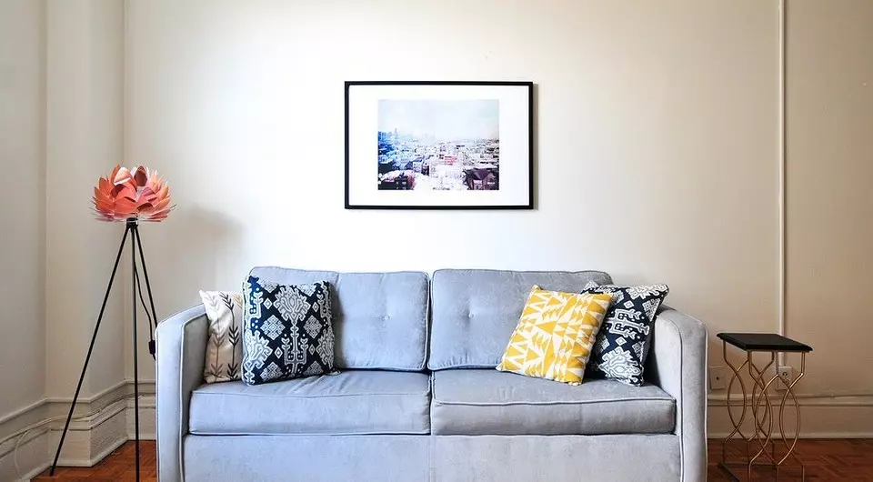 How to add photo photos: 3 options that will definitely not lit your interior