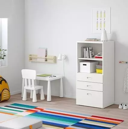 ಬೇಬಿ CABINETS IKEA: ಹೇಗೆ ಪರಿಪೂರ್ಣ ಆಯ್ಕೆ ಮತ್ತು ಆಂತರಿಕದಲ್ಲಿ ನಮೂದಿಸಿ 10474_51