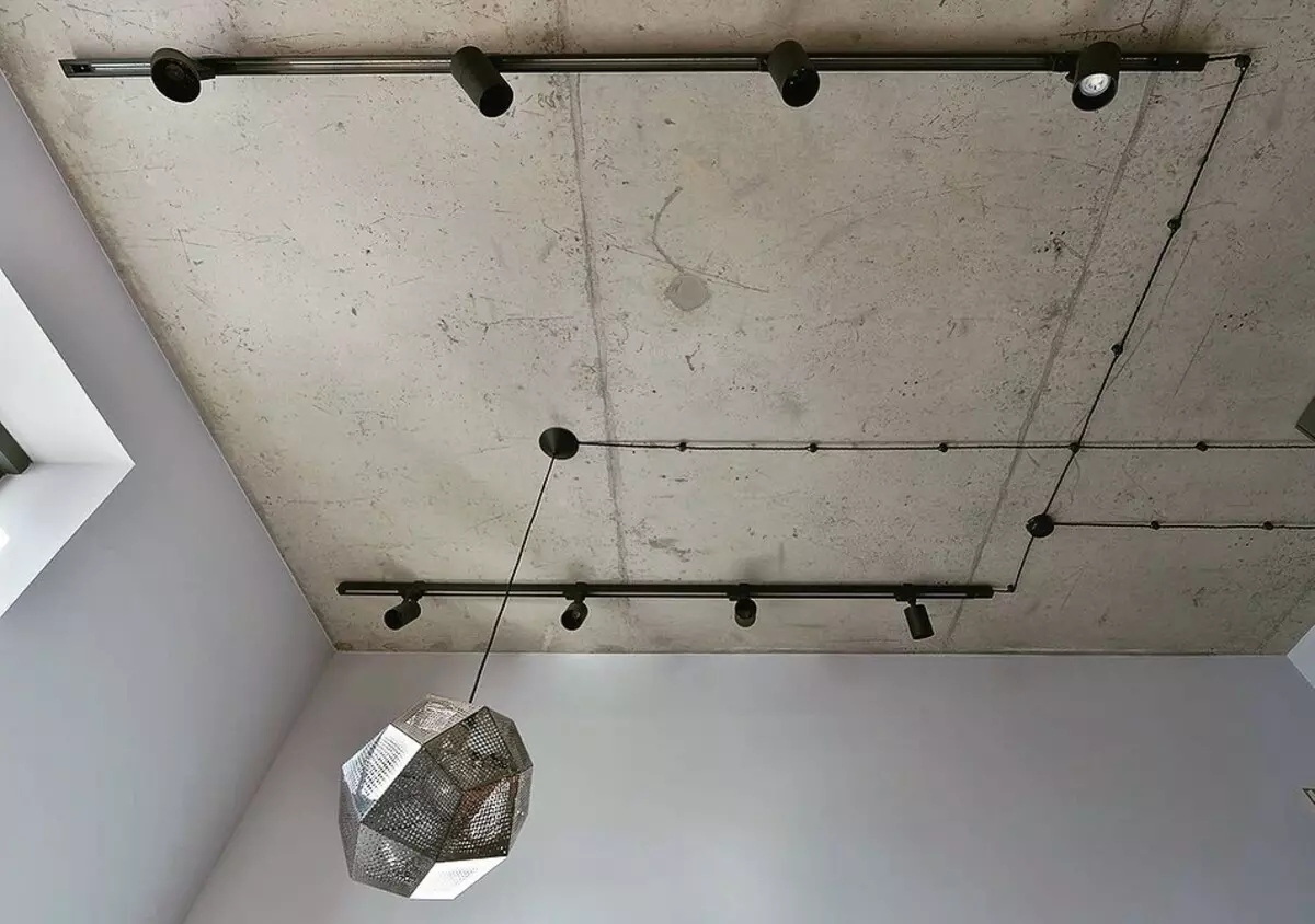 LOFT-stijl Plafond: beste materialen, correcte inrichting, designopties voor verschillende kamers 10529_46