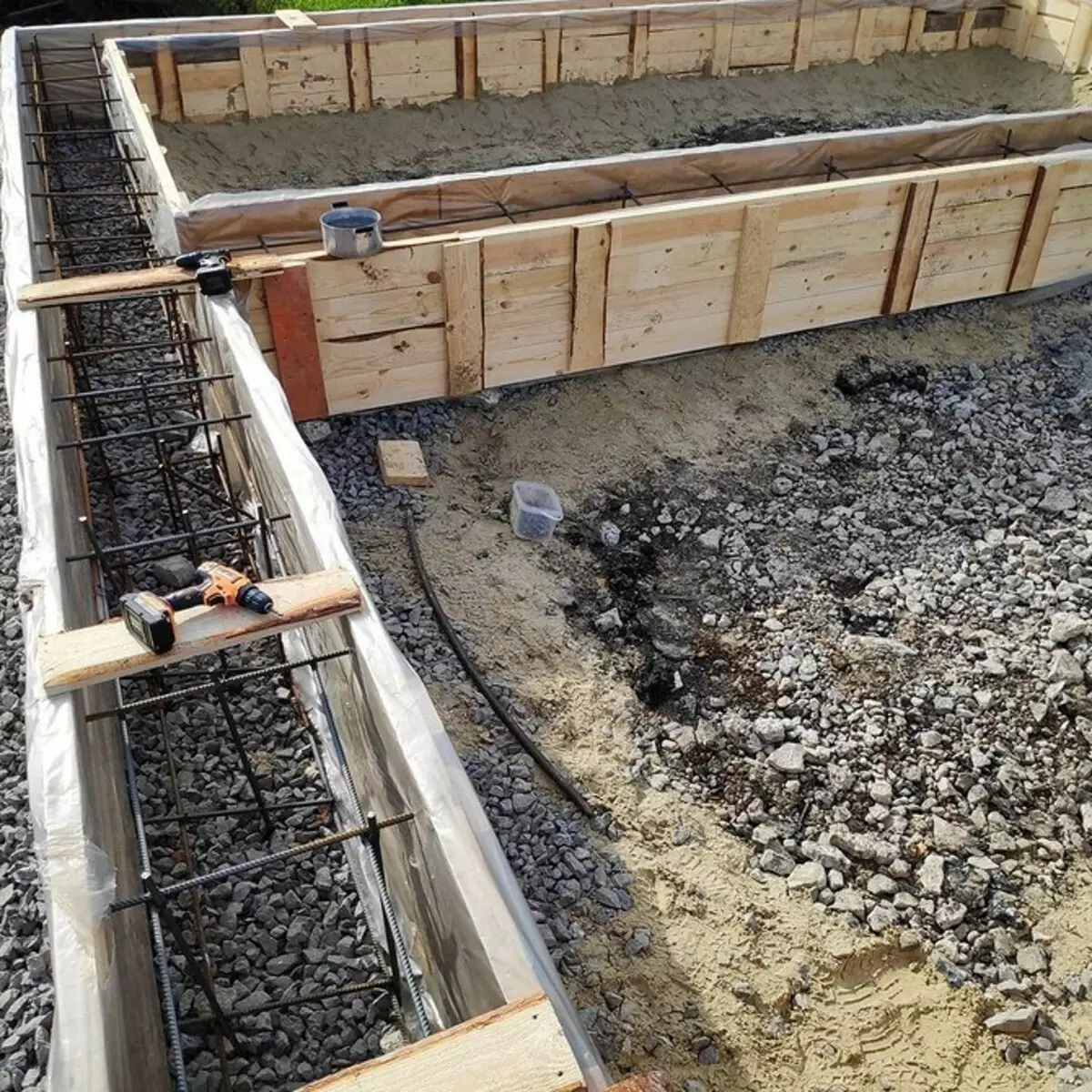 4 tipos de fundaciones para la construcción de la casa en la pendiente. 10537_16
