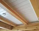 Sostre de fusta a l'apartament: què fer i com instal·lar-se 10566_29