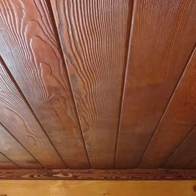 Sostre de fusta a l'apartament: què fer i com instal·lar-se 10566_41