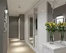 Опции за декорация на стените в коридора: 10 най-добри материали и дизайнерски функции 10576_44