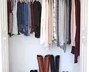 10 Design Hacks para sa isang maliit na wardrobe room 10589_10