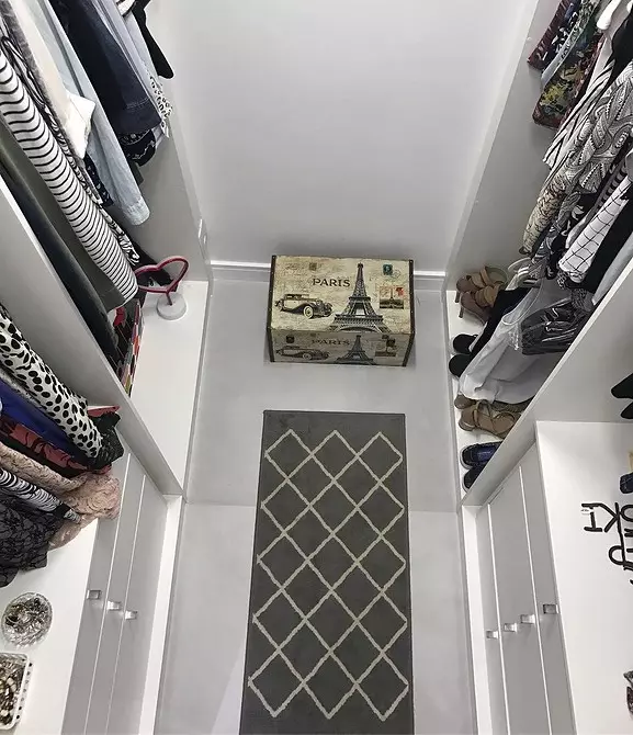 10 design hacks for a small wardrobe room 10589_90