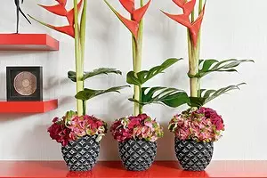 Ramani bouquets tare da hydrangea: 3 Zɓkbaru Nasara ga Instagram 10647_1