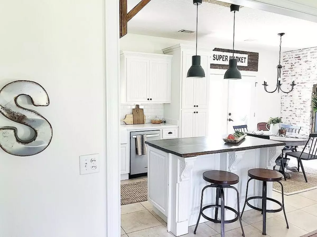 Witte keuken in moderne stijl: 11 ontwerpvoorbeelden die u betovert 10649_19