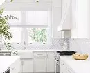 Dapur putih dalam gaya modern: 11 contoh desain yang akan Anda ikat 10649_78