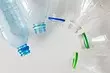 देश में प्लास्टिक की बोतल का उपयोग करने के लिए 7 अप्रत्याशित और उपयोगी विकल्प