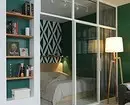 رہنے کے کمرے اور بیڈروم کو یکجا کرنے کے لئے کس طرح: 11 مفید خیالات اور 50 ڈیزائن کی مثالیں 10727_79