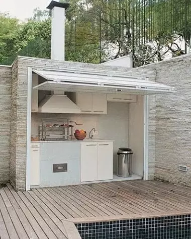 Փակ ամառային խոհանոցի լուսանկարը