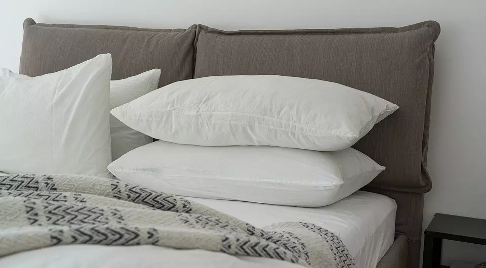 6 ความคิดขนาดกะทัดรัดและสวยงามสำหรับการเก็บผ้าปูเตียง