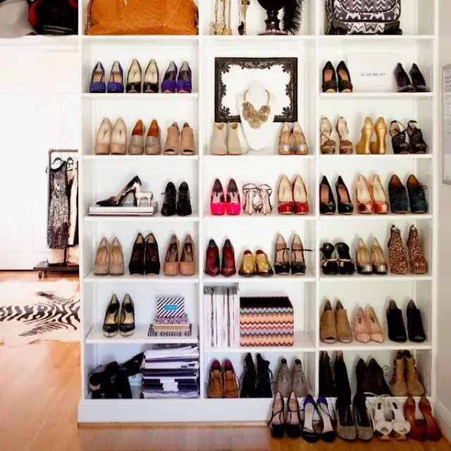 Solusi panyimpenan asli lan asli ing apartemen sepatu wanita: Foto Foto