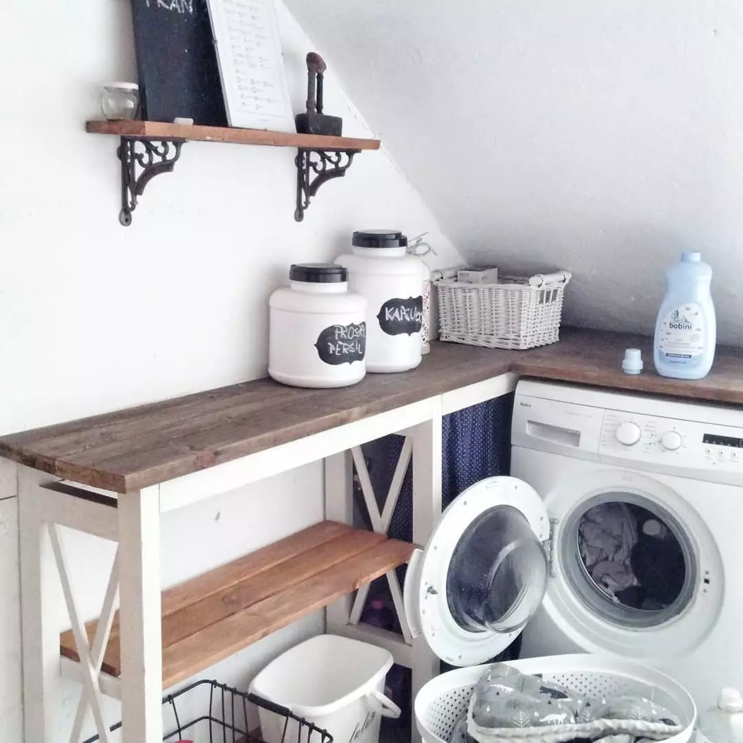 小さなアパートで洗濯機を入れる場所：写真