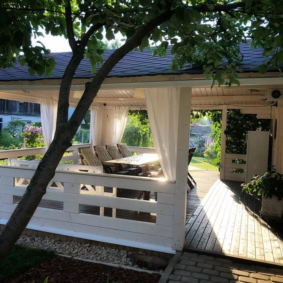 Kita ngrancang interior veranda lan terraces ing omah pribadi 10873_44