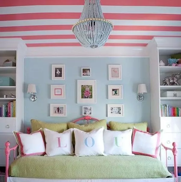 Соба со боја таванот: 15 примери од кои не можете да го искинете окото 10879_13