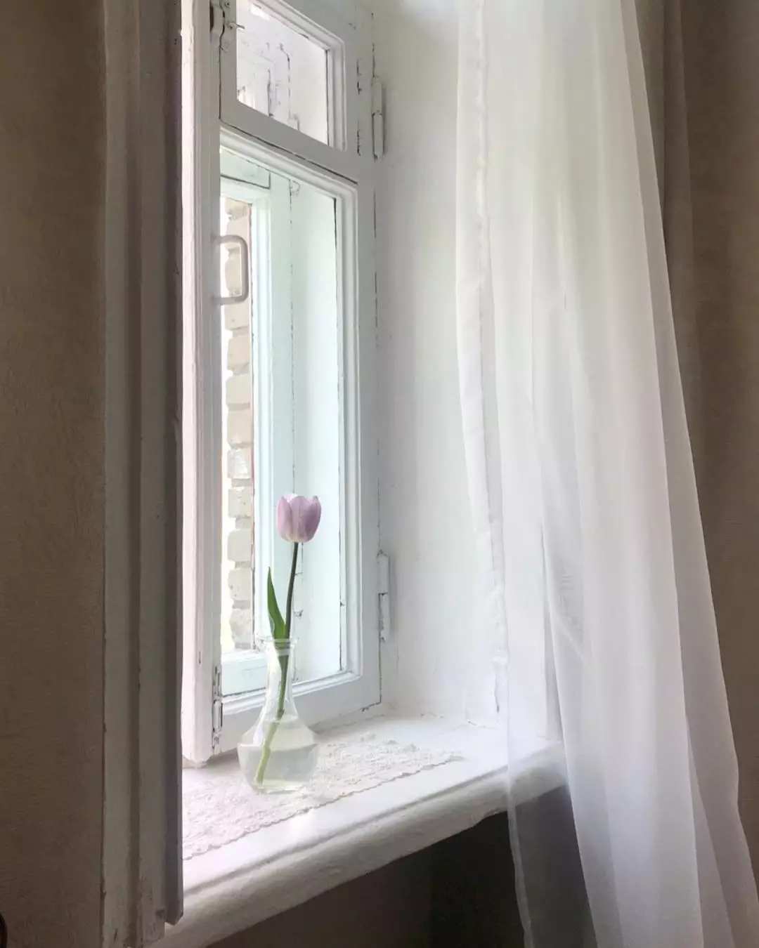 Вікна і підвіконня старі