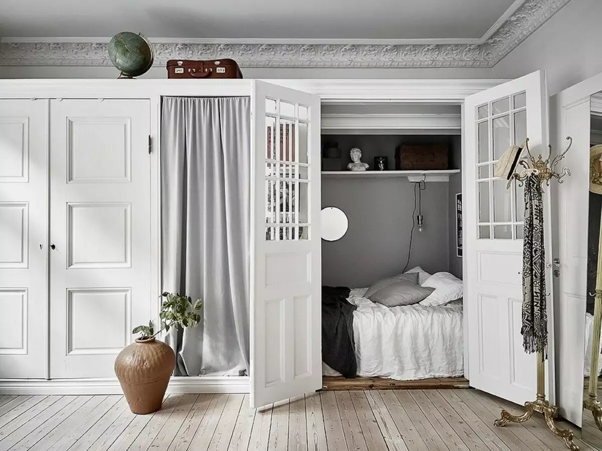 Küçük bir dairede bir yatak odasının organizasyonu için 7 çözüm 10954_19