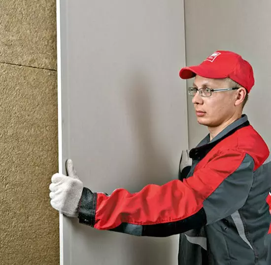 Cara membunyikan dinding di apartemen: Bahan dan fitur pemasangan 10978_17