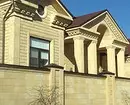 Kako ukrasiti fasadu kuće završnim obradom i ukrasom: 15 stilskih opcija 10983_3