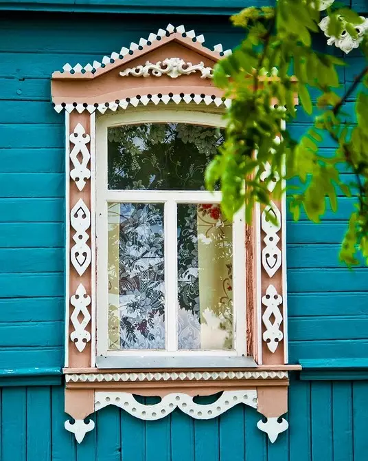 Cara menghias fasad rumah dengan finishing dan dekorasi: 15 opsi bergaya 10983_84