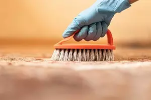 Kaip pašalinti plastiliną nuo kilimo greitai ir be pėdsakų 1099_1