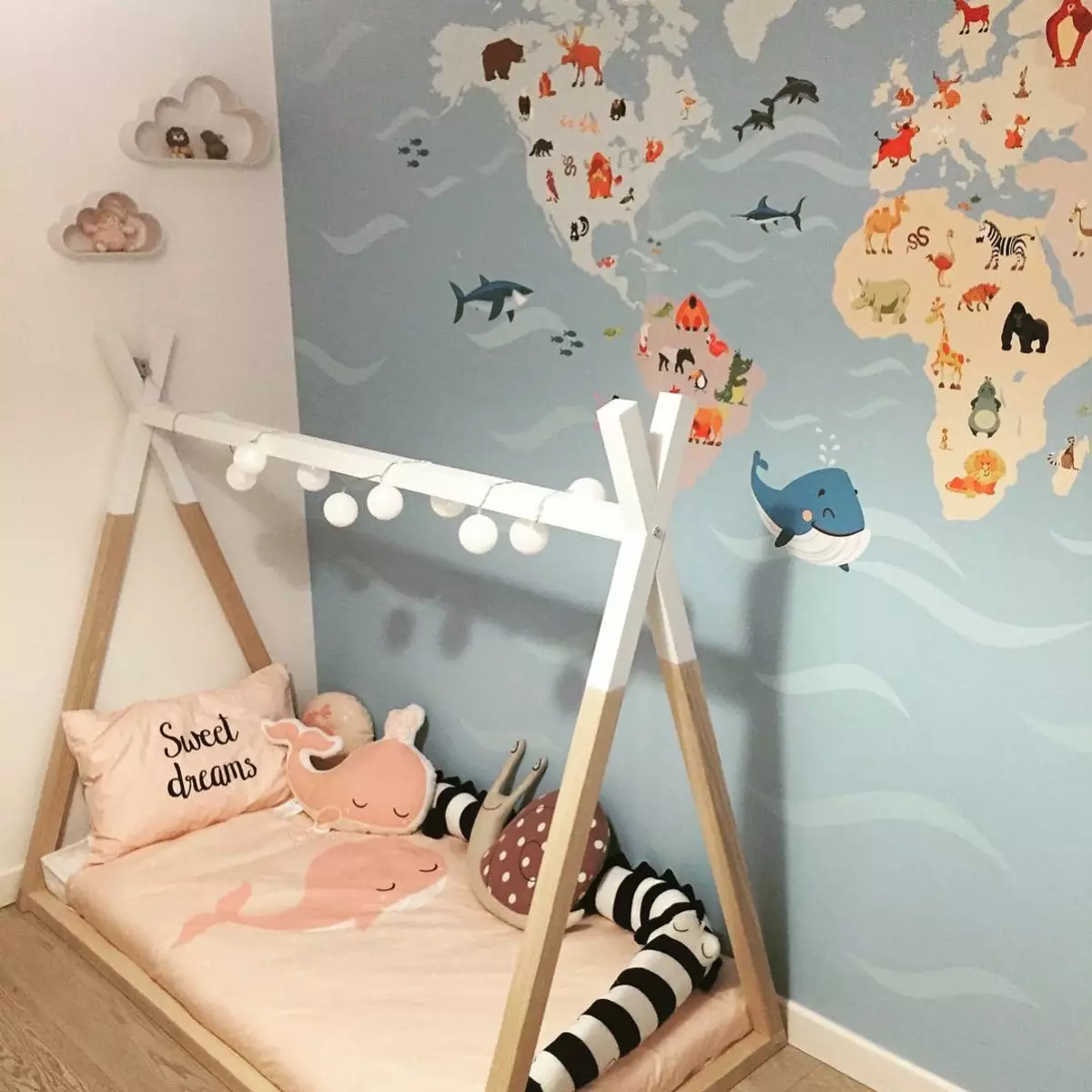 Børns verdenskort på værelset foto