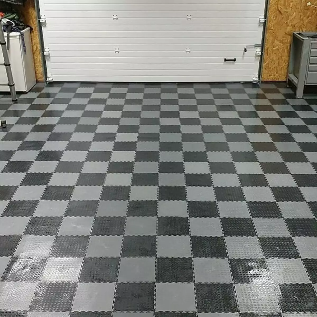 Akú podlahu robiť v garáži: 4 ​​Vhodné možnosti 1103_23