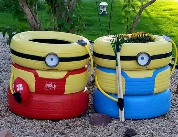 Flowerbed in a tireboard