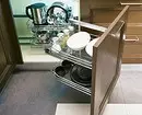 Cara mengatur ruang di dapur kecil: 11 tips berguna 11072_19