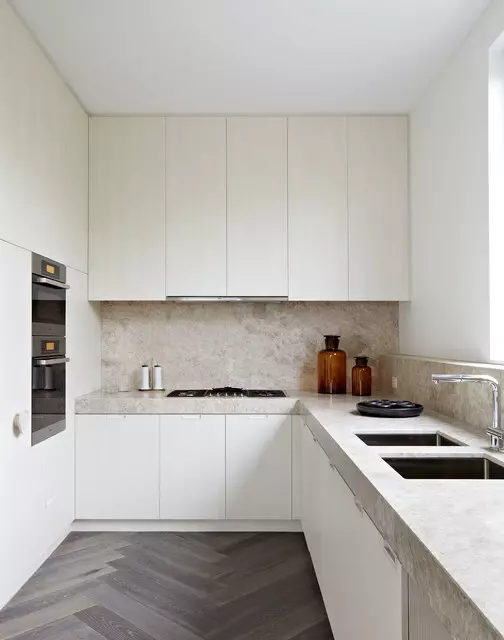 Lantai tunggal di dapur kecil