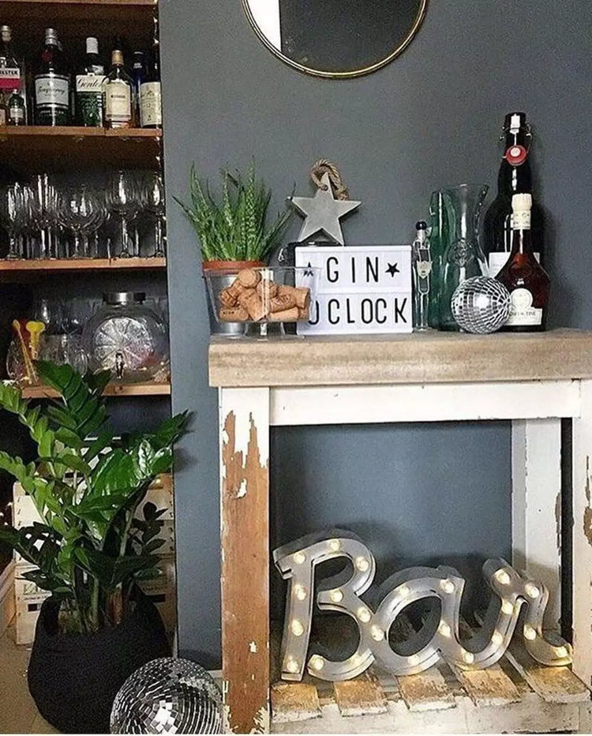 Classic Home Bar Photo