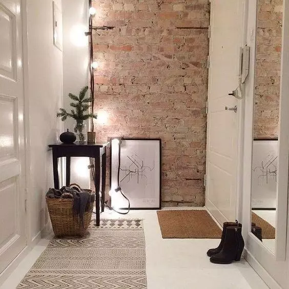 Designul holului în apartament: Faceți un spațiu mic elegant și confortabil 11160_20