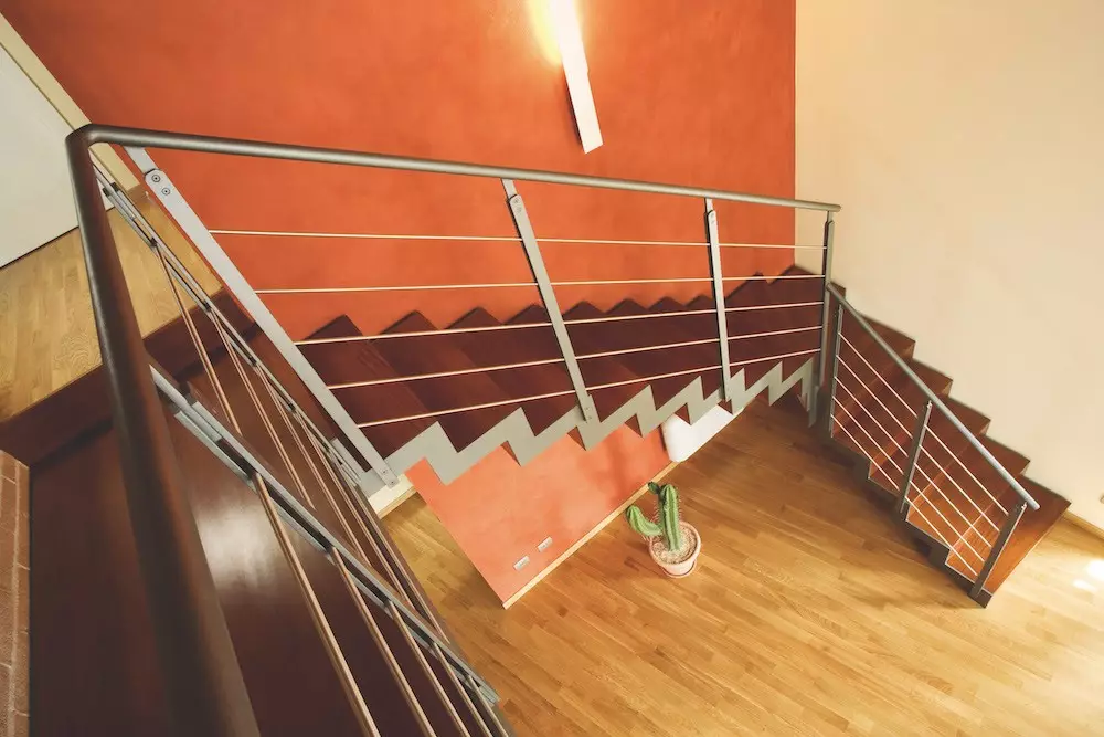 Kumaha carana ngadamel tangga gampang: 9 Solusi struktural pikeun nyiptakeun 