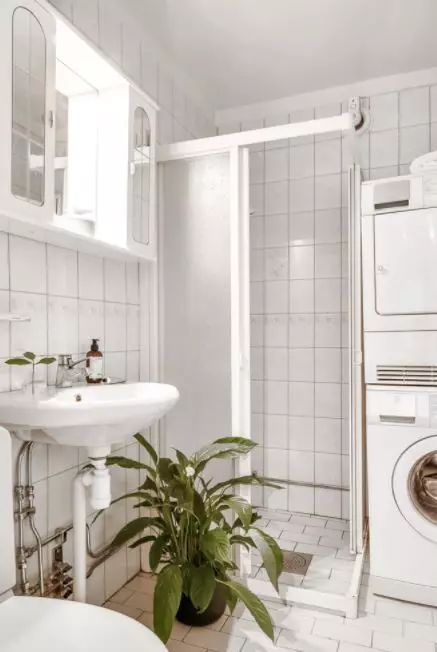 5 idees Com col·locar una rentadora en un bany petit