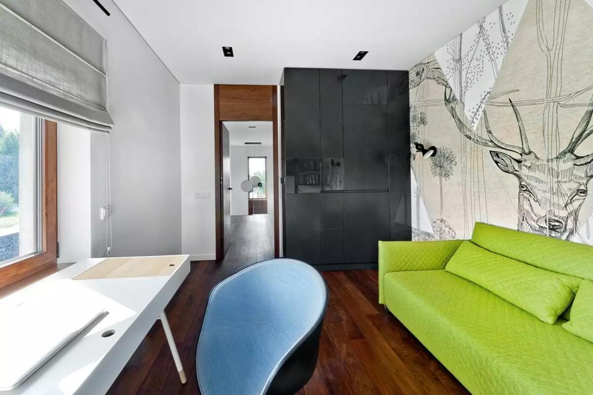 Interior de una casa de dos pisos: materiales naturales y muebles inusuales. 11382_50