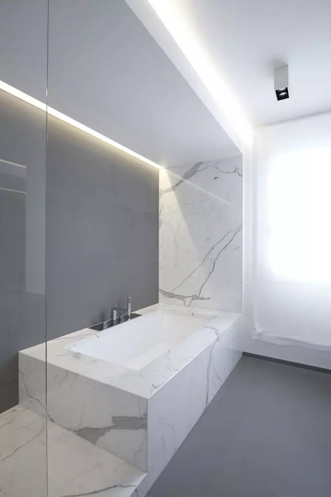 在浴室的大理石：7室內款式，冷石將適當